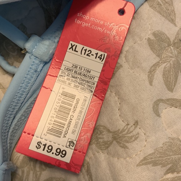 String Bikini - Picture 2 of 9